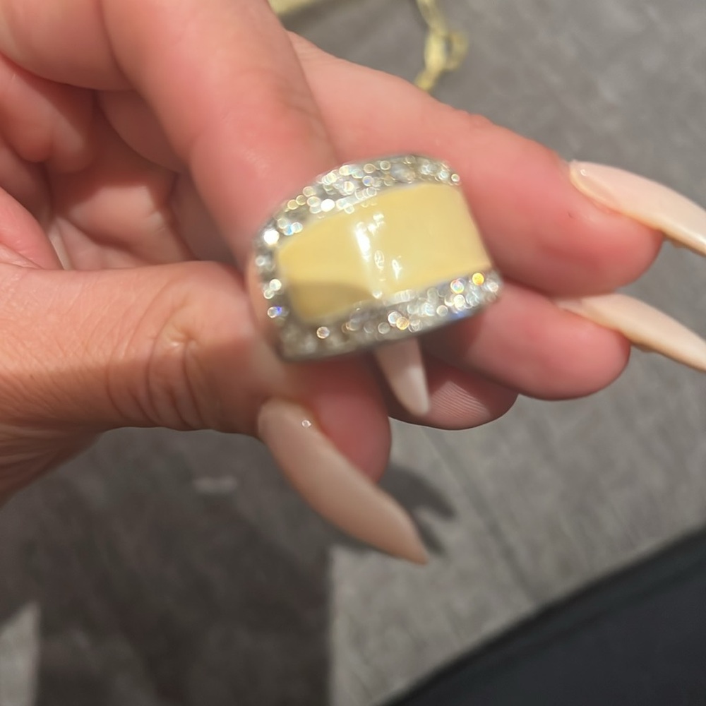 Ring - Picture 4 of 6